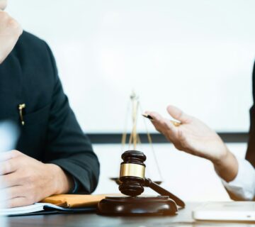 Lawyer and businessman or judge Consult with clients, legal and legal services.